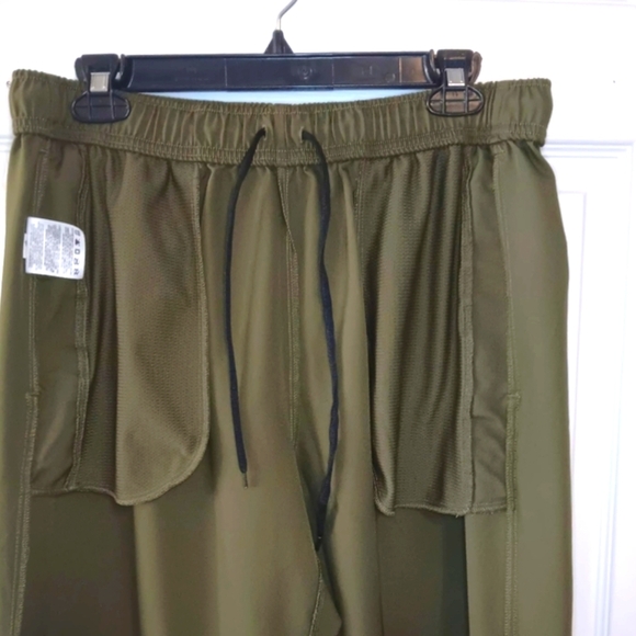 Nike Dri-FIT Two-Tone Open Hem Woven Running Pants - Picture 7 of 8